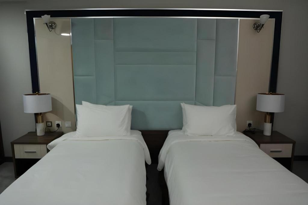 Alazmi Hotel Dubai Bagian luar foto