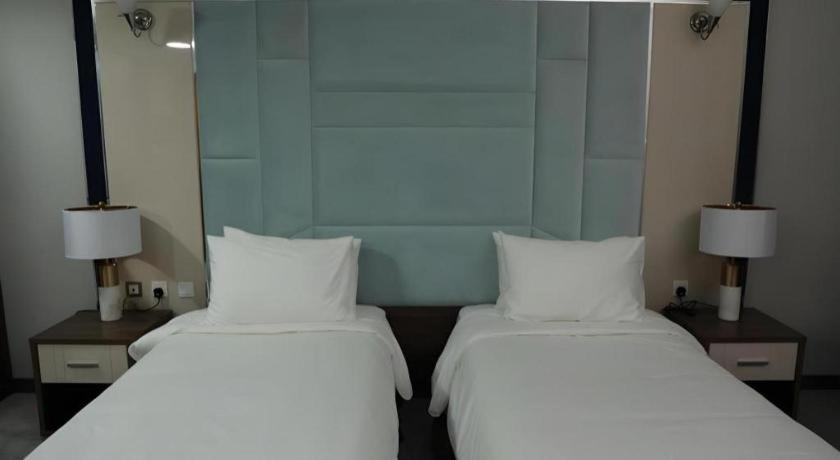Alazmi Hotel Dubai Bagian luar foto
